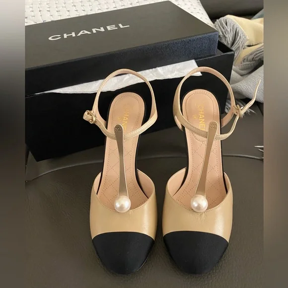 Chanel Black and Tan T-Strap Shoes w/Round Grosgrain Cap Toes and Pearl - Picture 3 of 14